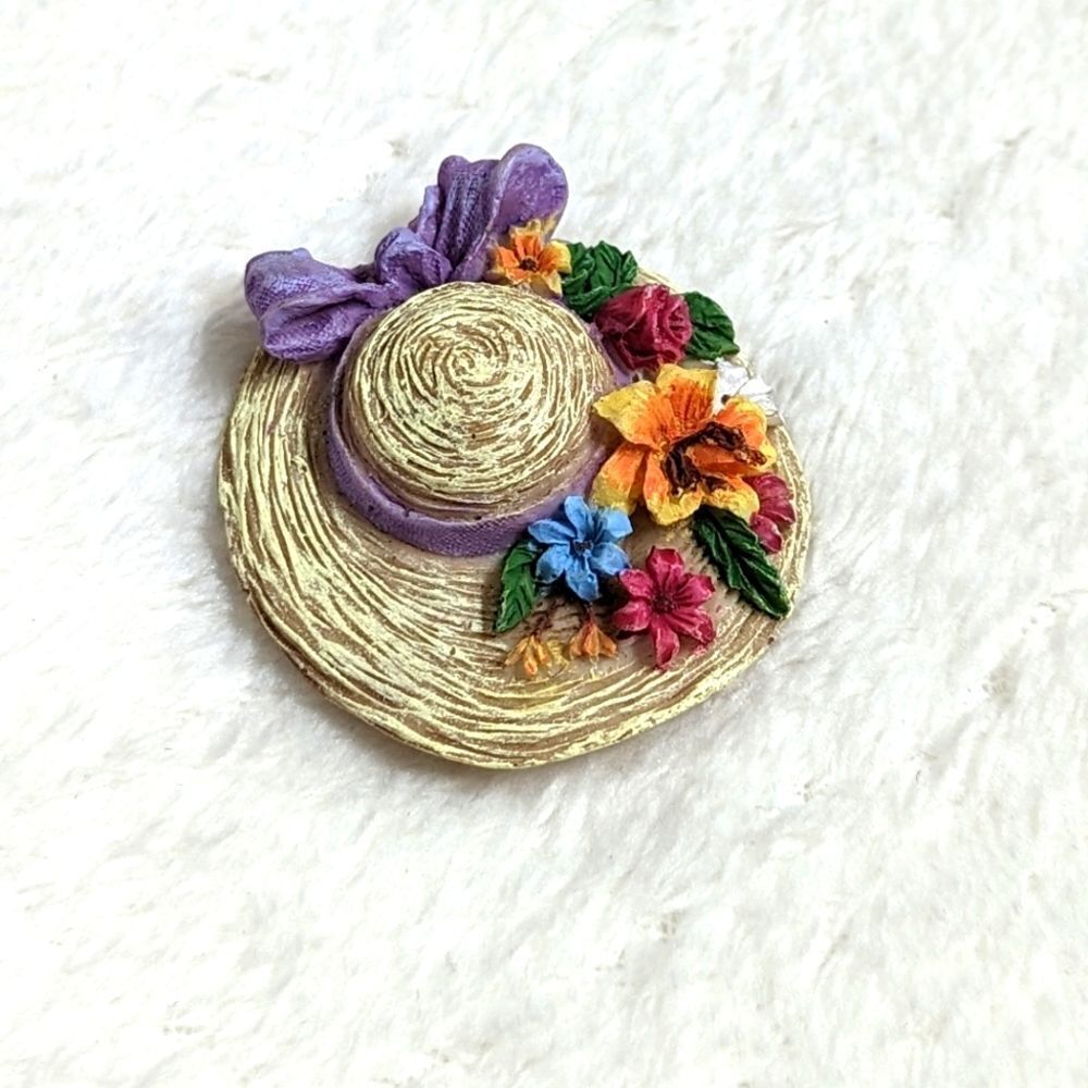 Vintage 80s Resin Garden Hat w/ Flowers Tac Pin/Brooche - Picture 2 of 8